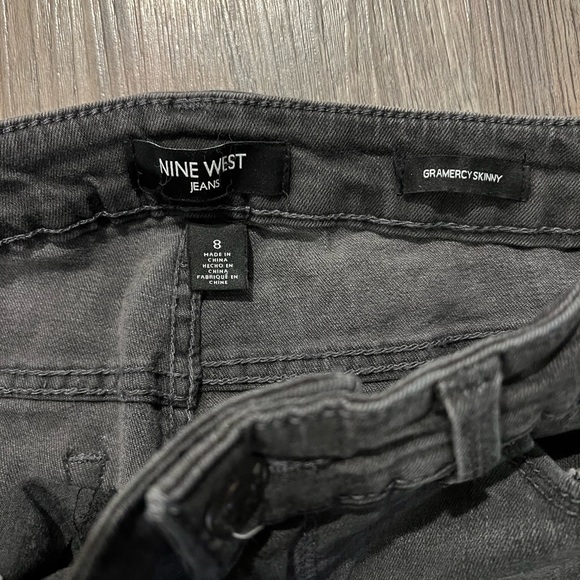 Nine West Gramercy skinny jeans. - Picture 7 of 8